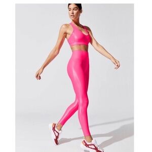 Carbon 38 set in hot pink.